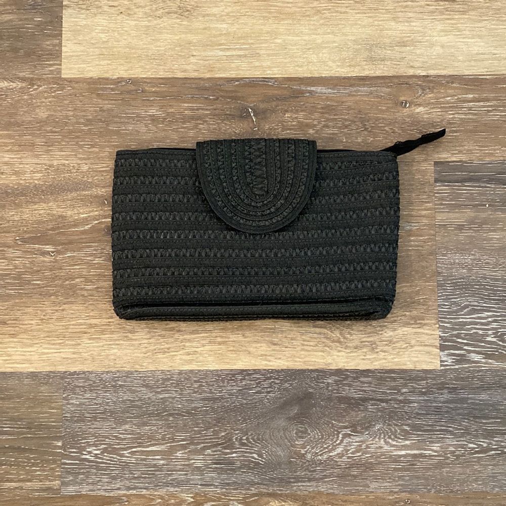 E213 NWOT Black Woven Clutch Purse Evening Bag